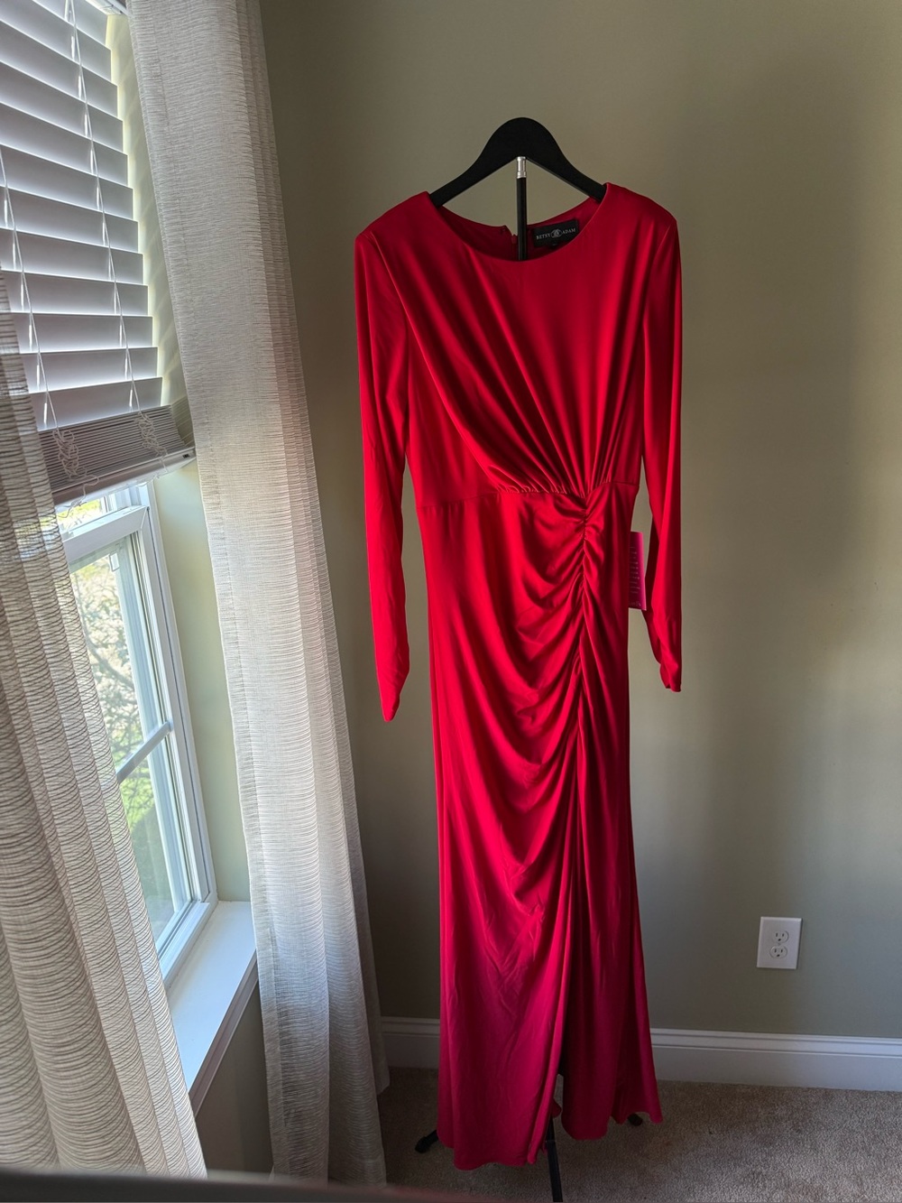 NWT Betsy & Adam Elegant Long-Sleeve Ruched Evening Dress SZ 12 (19" P2P 14" W)